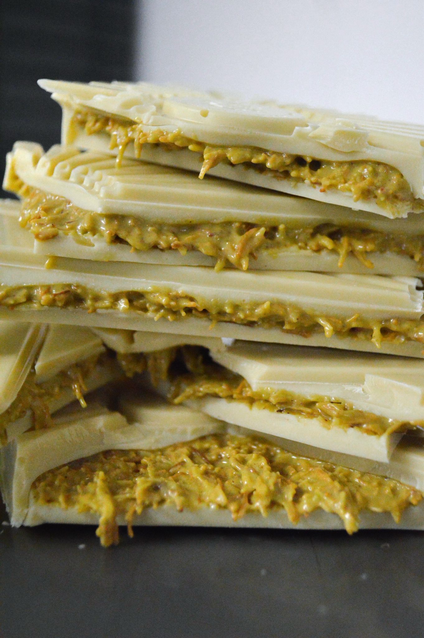 Deluxe reep | Pistache Künefe witte chocolade - De Bonte Koe