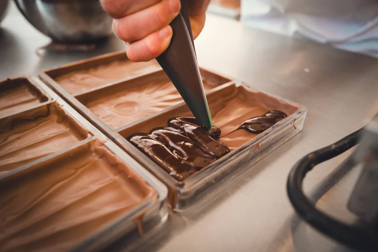 Schiedam in actie: Bobby’s Gin en Bonte Koe maken gin-chocolade - De Bonte Koe